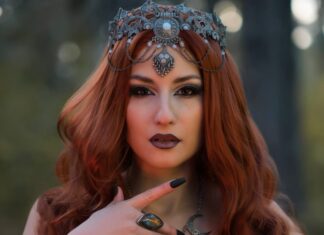 Таролог Вероника Джахаева рассказала, чего ждать в 2026 году огненной лошади