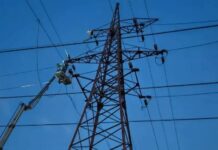 Электроснабжение в пострадавших от непогоды районах Дона восстановлено Специалисты филиала РоссетиЮг - Ростовэнерго проводят оперативные работы по ликвидации технологических нарушений на энергообъектах в Ростовской области //Фото Россети-юг