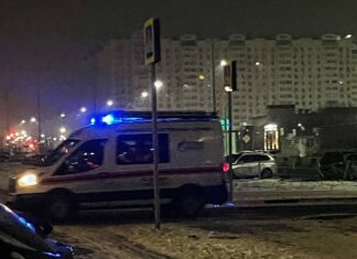 Последствия атаки БПЛА в Ростовской области: пожар на промзоне, повреждённые квартиры, сгоревшие дома и выбитые стёкла