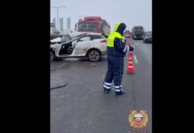 Полоса движения на трассе М-4 в районе выезда из Новошахтинска перекрыта Полоса движения на трассе М-4 в районе выезда из Новошахтинска перекрыта
