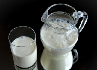 Перед Пасхой на Дону усилили контроль за качеством молочки и яиц