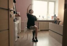 В Ростове снимают фильм о пережившей артобстрел юной балерине из Горловки Юная балерина Полина Гладких вернулась к танцам после реабилитации //Фото Евгений Баранов