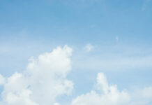 Ракетный удар по Таганрогу привел к ранению трех людей