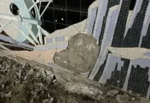 В Ростове под угрозой демонтажа оказалось 30% мозаики в переходе на Кировском Осыпающаяся мозаика в ростовском переходе //Фото: Елена Хатламаджиян, Telegram