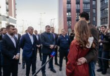 Марат Хуснуллин и Владимир Якушев оценили масштабы «Нового Ростова» на месте старого ростовского аэропорта Владимир Якушев, Марат Хуснуллин и Юрий Иванов оценили масштабы «Нового Ростова» //Фото «ЮгСтройИнвест»