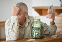 Закрывшиеся кредитные кооперативы «Добробуд» и «Донвклад» оставили без денег сотни ростовчан Сотни дончан отнесли деньги в кредитный кооператив, а теперь не могут их забрать. //Фото: Евгения ГУСЕВА, КП-Ростов-на-Дону