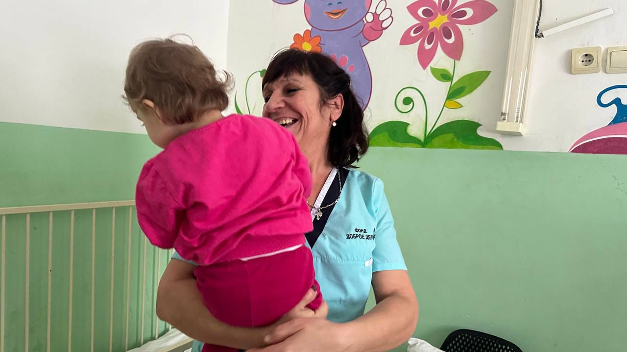 Узнав от соседки, что в лечебное учреждение ищут няню для безнадзорных малышей, Светлана, не раздумывая, оставила все дела и помчалась туда. //Фото предоставлено фондом "Доброе дело"