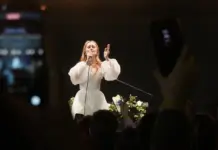 «Жить и любить»: концерт «Элли на маковом поле» прошел в Ростове «Элли на маковом поле»//Фото: Валерия Бражкина