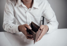 Ростовская УК «Мир» лишилась лицензии из-за долгов за электроэнергию //Фото:freepik.com