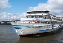 На Дону стартовала пассажирская круизная навигация 2026 года Теплоход «Антон Чехов» //Фото компании «Донинтурфлот»