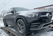 В Ростовской области таможня выставила на торги четыре изъятые премиальные иномарки