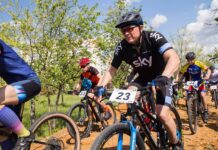 Велосезон в Ростове-на-Дону начался с массовой гонки в Суворовском